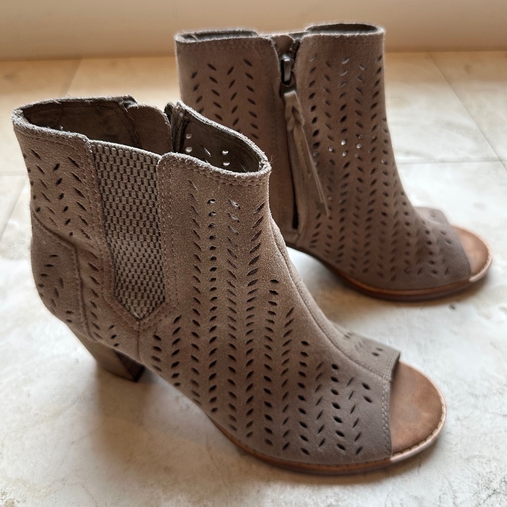 Toms Majorca Peep Toe Booties Women's Size 7.5